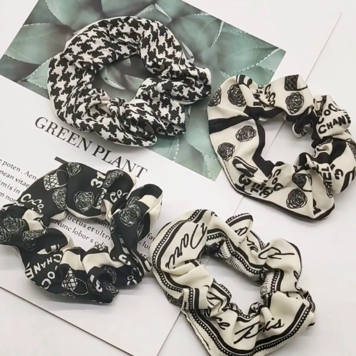 Fashion  White & Black Monogram Scrunchie LV FW25 SHOW Women main image 4