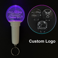 Gantungan Kunci Mini Light Stick Grafir Laser Bermerek Daya Tahan 6 Jam Gaya Klasik 15 Warna LED RGBW Baterai CR1632*2 Pesta