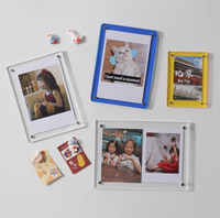 Cadre photo en acrylique léger au design moderne personnalisé, petit cadre photo magnétique pour réfrigérateur