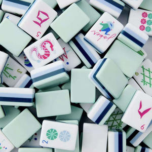 Set di Mahjong Moderno in Acrilico a Quattro Strati con 160 Tessere Americane per Riunioni Familiari e Giochi di Intrattenimento - Product Image 1