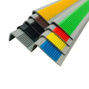 Profilo per scale antiscivolo in gomma colorata in PVC a forma di L