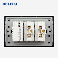 Multiprise DELEFU avec panneau en aluminium brossé durable de type 118, prise standard brésilienne, avec USB + Type-C 20W à charge rapide