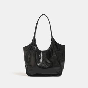 Sac à bandoulière de luxe pour femme, grande capacité, étanche, avec fermeture éclair, idéal pour les loisirs, les voyages quotidiens et les trajets, par un créateur de mode de haute qualité - Product Image 6