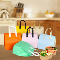 Sac de livraison isotherme personnalisable en non-tissé avec logo imprimé pour l'emballage alimentaire de restaurants de marque