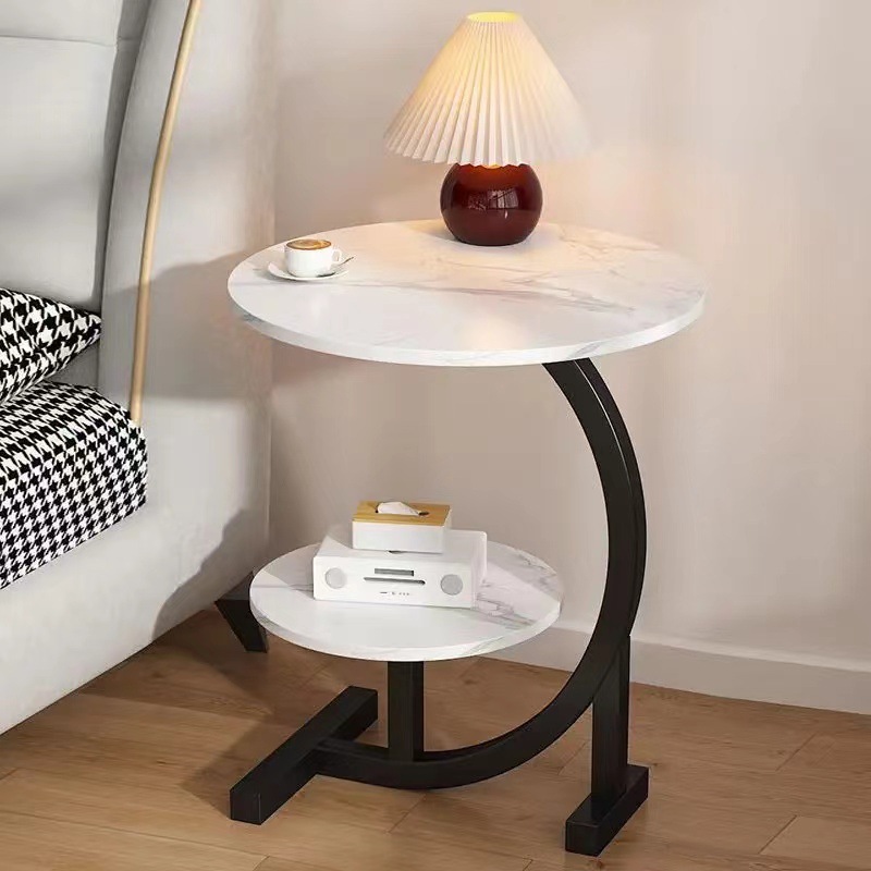 Tavolo bianco e base nera