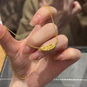 จี้เงินแท้ S925 รูปทรงกระบอกเล็ก ดีไซน์จีนใหม่ สร้อยคอจี้หยกน้ำสีฟ้าธรรมชาติ วัสดุปลอดภัย - Product Image 3