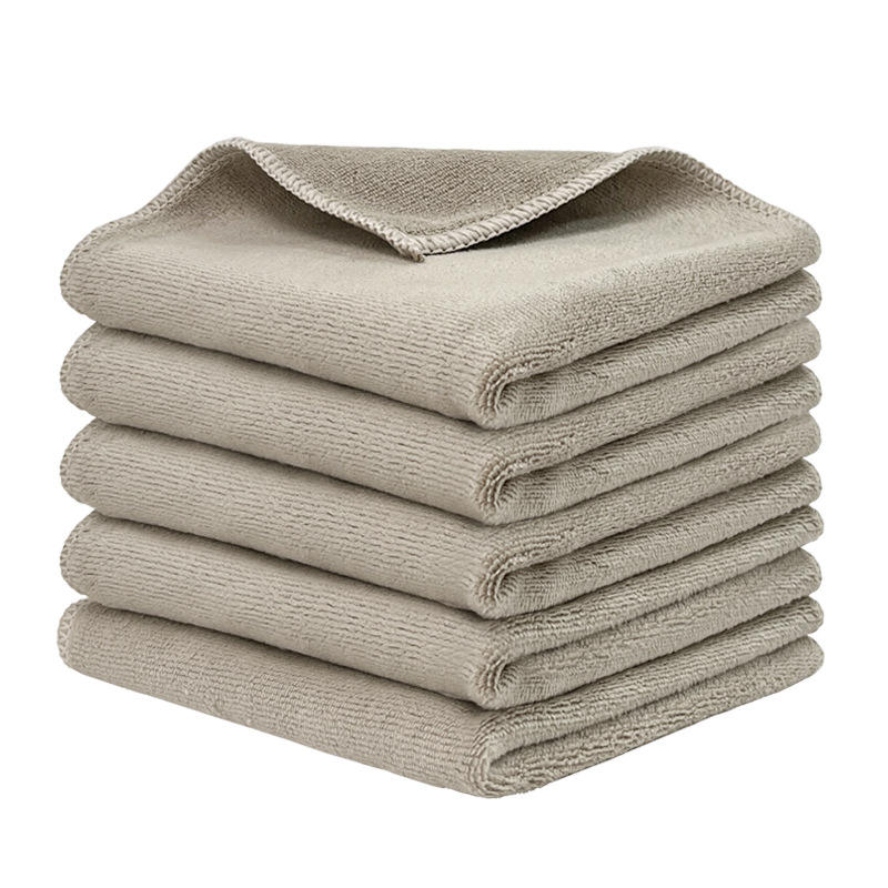 สีดำสีกากี