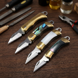 มีดพับพวงกุญแจขนาดเล็ก THEWIZ CRAFTS ด้ามทองเหลือง ใบมีดสแตนเลสเกรดอุตสาหกรรม OEM - Product Image 2