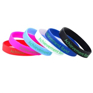 Bracelet en silicone écologique personnalisé avec logo, couleurs Pantone, impression sérigraphique, cadeau promotionnel d'entreprise - Product Image 1
