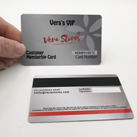 Carte de visite professionnelle de luxe avec estampage à chaud doré