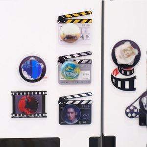 Aimant de réfrigérateur rotatif en acrylique durable, imprimé UV, design <span class=keywords><strong>claquette</strong></span> de cinéma personnalisée avec photo, pour fans de célébrités - Product Image 5