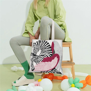 Sac fourre-tout en toile imprimée tendance, best-seller viral, grande capacité, sac à bandoulière pour étudiant, idéal pour le <span class=keywords><strong>soutien</strong></span> <span class=keywords><strong>scolaire</strong></span>, avec clip - Product Image 2