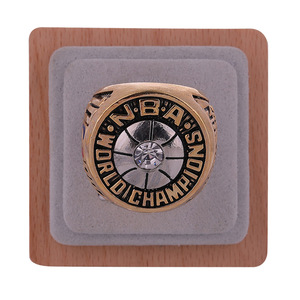 N BA อย่างเป็นทางการ1980 <span class=keywords><strong>Los</strong></span> <span class=keywords><strong>Angeles</strong></span> <span class=keywords><strong>Lakers</strong></span> แหวนแชมป์บาสเก็ตบอลแหวน Kobe <span class=keywords><strong>Bryant</strong></span> ฝังพลอยเทียมของขวัญครบรอบ - Product Image 1