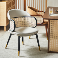 Fauteuil de salle à manger moderne en bois massif avec dossier en rotin et assise en velours capitonné, personnalisé pour la Russie et la Malte, pour restaurant et hôtel