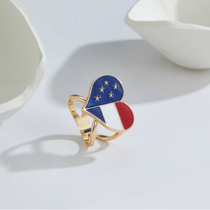 Anillo de esmalte con forma de corazón y diseño de bandera estadounidense, tono dorado, joyería de moda unisex para ocasiones festivas - Product Image 2