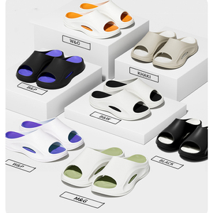 Scivoli sportivi personalizzati pantofole con Logo personale per Club Logo personalizzato pantofole basso MOQ scivoli pantofole per gli uomini - Product Image 3