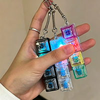 4pcs Mini Keyboard Toy Penghilang Stres DIY LED Menyala Tombol Fidget Gantungan Kunci Dekompresi Jari dengan gantungan kunci untuk Hadiah