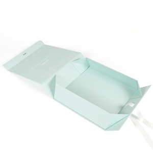 กล่องของขวัญพับได้ Crown Win Rigid Cardboard ขนาด 48 ซม. พร้อมโลโก้ Im บรรจุภัณฑ์ลูกฟูกสีขาว กล่องพับพร้อมริบบิ้น กล่องกระดาษ - Product Image 4