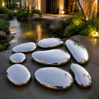 Sculpture ovale abstraite en acier inoxydable poli effet miroir pour décoration extérieure de jardin et de prairie