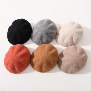 Vente en gros de béret français automne hiver avec logo personnalisé chapeau béret de <span class=keywords><strong>luxe</strong></span> respirant crâne doux classique vintage 100% laine pour hommes - Product Image 6