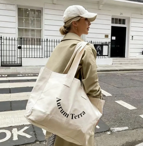 Sac de sport personnalisé surdimensionné de couleur naturelle, logo brodé, grande capacité, toile, fête, vacances d'été, sac de plage personnalisé - Product Image 1