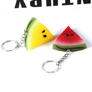 Porte-clés modèle pastèque simulée, tranche de pastèque, pendentif jouet alimentaire, cadeau promotionnel créatif, vente en gros pour vendeurs de rue. - Product Image 4