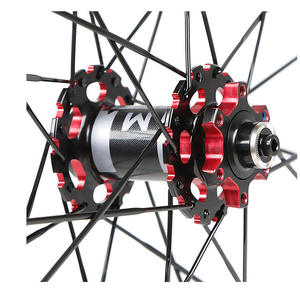 Envío Rápido Bicicleta de Piñón Fijo Retro de 26 Pulgadas de Acero de Alto Carbono con Freno de Disco, Pedal Ordinario y Llanta de Aleación de Aluminio - Product Image 6