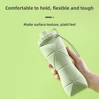 Bouteille d'eau pliable en PP résistante aux hautes températures ; Gourde de sport pliable et extensible facile à ranger pour une utilisation portable en extérieur