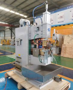 เครื่องเชื่อมตะเข็บแบบหมุนวนในแนวตั้งสำหรับหัวต่อก๊อกน้ำ - Product Image 3