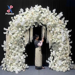 Arco Floral para Boda, Decoración con Rosas Blancas Artificiales, Hecho a Mano, Estilo Clásico, Reutilizable y Reciclable - Product Image 1