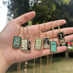 Die Welt Celestial Emaille <span class=keywords><strong>Tarot</strong></span> Halskette Gold Sun Lover Star Moon Magier Anhänger Halskette Mystischer Schmuck - Product Image 4