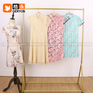 Geryon Vintage venta al por mayor Cheongsam Qipao Pakaian Bekas vestido largo chino mezclado a granel ropa <span class=keywords><strong>usada</strong></span> Chipao para mujeres pacas - Product Image 3