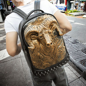 Sac à dos pour homme en cuir PU imperméable avec tête de vache 3D stéréoscopique, fermeture éclair, rivets, bandoulière arquée, capacité 20-35L, noir - Product Image 3