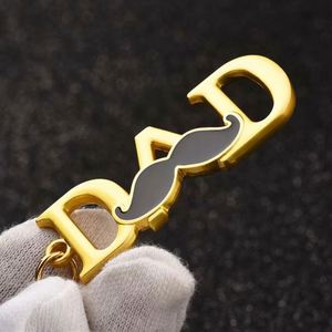 Llaveros de aleación de zinc con logotipos personalizados de fábrica, letras huecas, colgantes de metal esmaltado suave y duro, accesorios para bolsos - Product Image 5