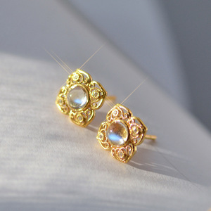 Orecchini a Perno E3161 Placcati Oro con Pietra di Quarzo, Design Floreale, Gioielli Vintage da Donna - Product Image 1