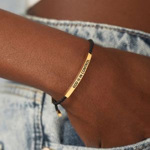 Bracelet élégant et inspirant « Dieu est au contrôle » avec inscription gravée pour femmes et hommes, bracelet ajustable, bijoux cadeaux - Product Image 4