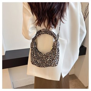 Nuevo estilo de moda para mujer, bolso Retro de nicho, bolso cruzado Popular de un solo hombro para Otoño e Invierno para damas - Product Image 2