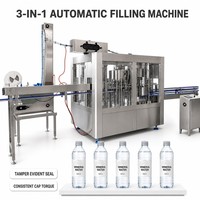 Machine de remplissage automatique de liquides pour bouteilles en PET et en verre d'eau potable minérale pure, entièrement automatique, avec rinçage, remplissage et bouchage.