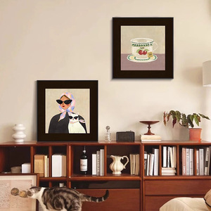 Cuadro de Pared de Mujer y Gato Estilo Moderno de Mediados de Siglo, Arte Retro, Lienzo Enmarcado para Decoración de Sala de Estar, Dormitorio y Hogar - Product Image 3