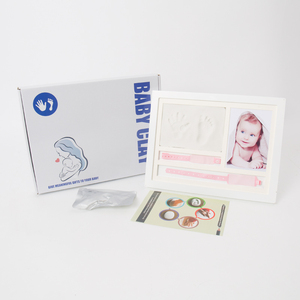 Nouveau Kit d'empreintes de mains et de pieds de bébé en bois avec cadre blanc, Bracelet de <span class=keywords><strong>naissance</strong></span> DIY, Souvenirs commémoratifs, Décoration intérieure, Cadeaux - Product Image 3