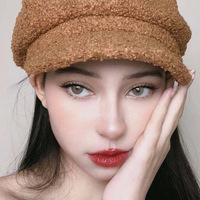 HT-0620 Vente en gros, chapeaux d'hiver chauds à la mode, personnalisables avec logo, chapeau de peintre en laine d'agneau, joli béret octogonal pour femmes