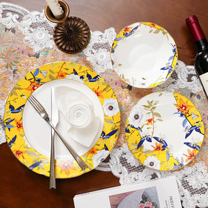 Ensemble d'assiettes plates en céramique florales, rondes, peintes à la main, style bohème, avec bord doré, pour la table, les dîners et les fêtes - Product Image 1