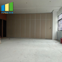 Cloisons pliantes modulaires en bois insonorisées et ignifuges pour auditoriums, gymnases, salles de bain et grands entrepôts
