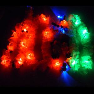Décoration de fête Collier de fleurs colorées Soie hawaïenne Artificielle Lei <span class=keywords><strong>Guirlande</strong></span> LED <span class=keywords><strong>personnalisée</strong></span> - Product Image 2