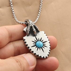 Yunnique – pendentif bouclier en acier inoxydable avec incrustation de turquoise, design griffe d'aigle, collier pour hommes, cadeau - Product Image 4