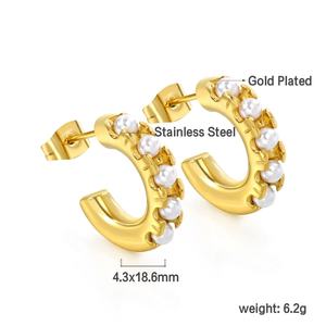 Magnifiques boucles d'oreilles créoles en forme de C, plaquées or 18 carats, en acier inoxydable, étanches, incrustées de perles, pour femmes, vente en gros - Product Image 2