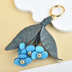 Fresh Clean Leather Compass <b>Keychain</b> Creative Flower Design Foldable Women's Bag Charm Pendant Cute Handmade Accessories HY - Product Image 4