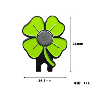 Marqueurs de balle de golf amusants et thématiques en forme de trèfle à quatre feuilles en alliage de zinc avec clip magnétique pour chapeau - Accessoires de golf personnalisés - Product Image 5