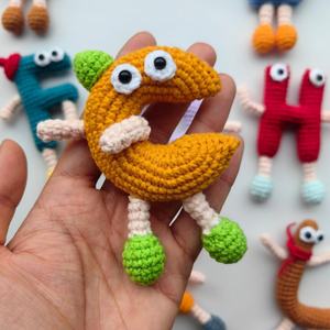 Meilleur prix de vente en 2026, alphabet et chiffres faits à la main, peluche amigurumi, poupée au crochet, porte-clés, meilleur cadeau de Noël ou d'anniversaire - Product Image 5