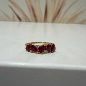Bague en or massif 10K avec rubis du Mozambique et motif zigzag, rubis naturel, alliance délicate, bijou en pierres précieuses, cadeau - Product Image 1